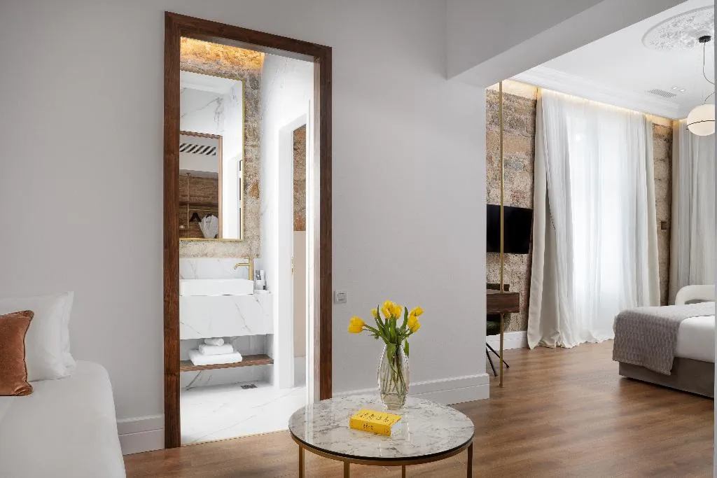 JUNIOR SUITE CITY VIEW Room, La Divina, Athens
