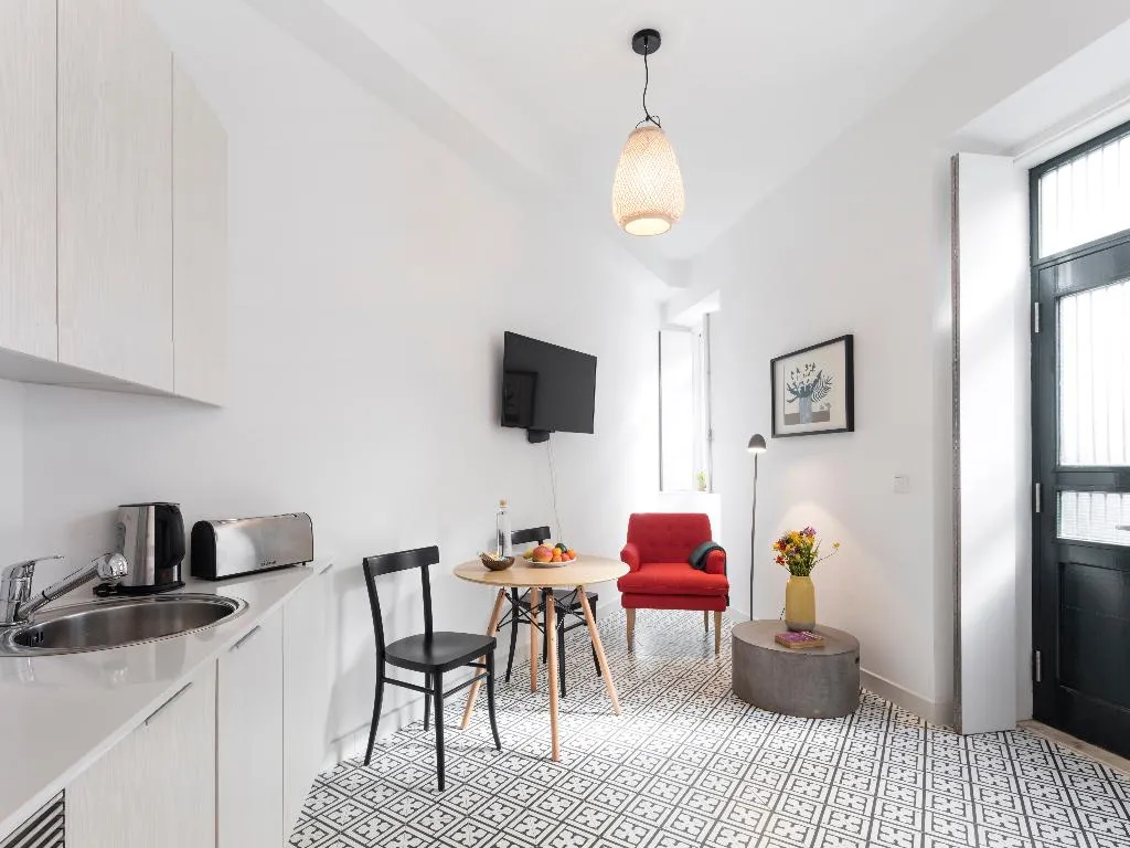 STUDIO STANDARD Room, Lisbon Serviced Apartments - Castelo de S. Jorge, Lisbon