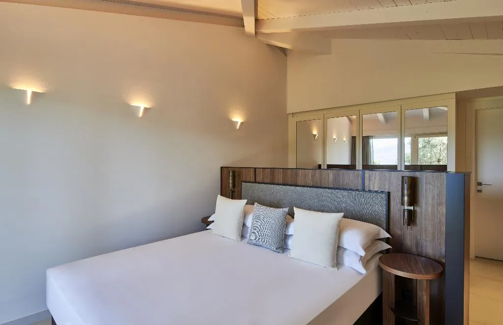 DOUBLE DELUXE Room, Baia di Chia Resort Sardinia, Curio Collection, Cagliari