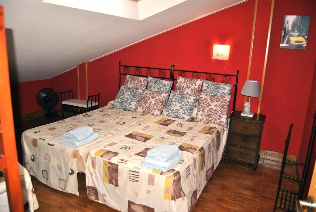Room, Apartahotel Collarubio, Madrid