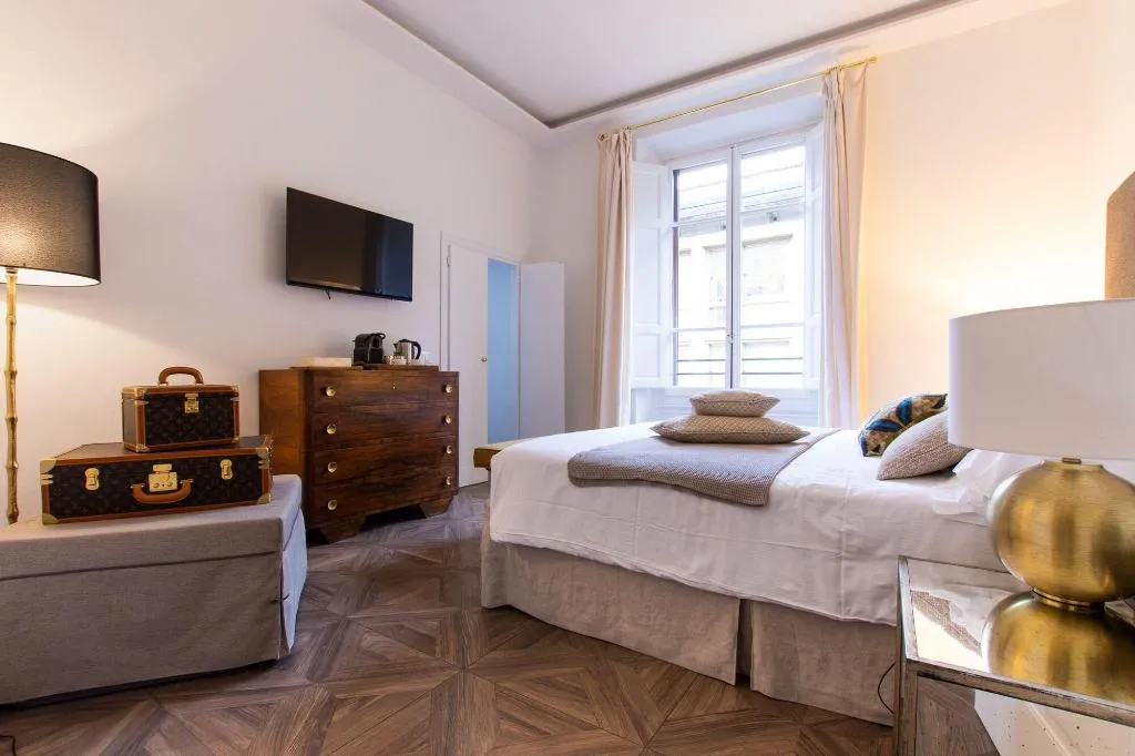 Room, Kf Deluxe B B, Florence