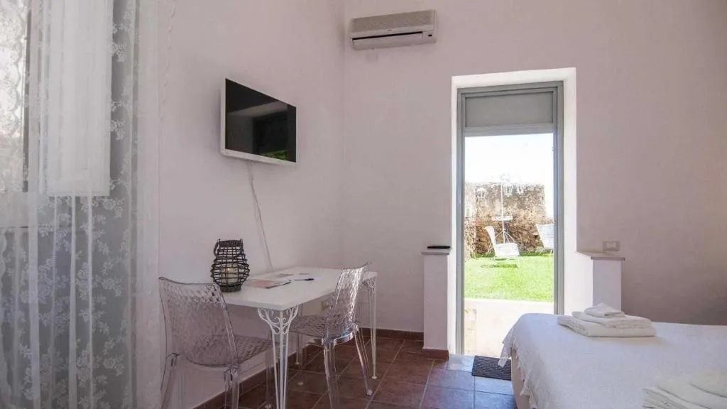 Room, Intalloi, Catania