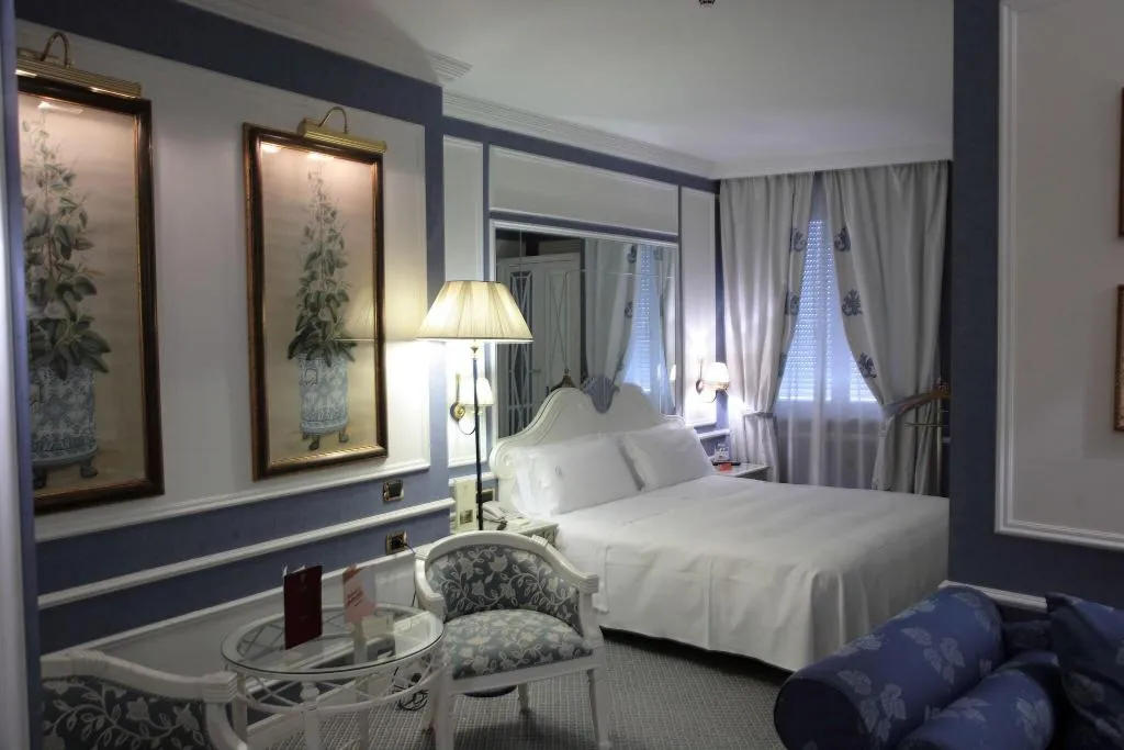 JUNIOR SUITE WITH JACUZZI Room, Palazzo Alabardieri, Naples