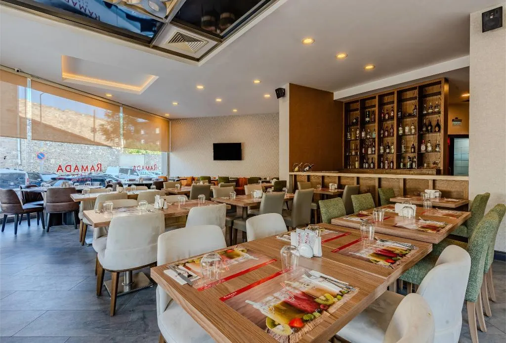 Restaurant, Ramada Plaza by Wyndham Izmir, Izmir