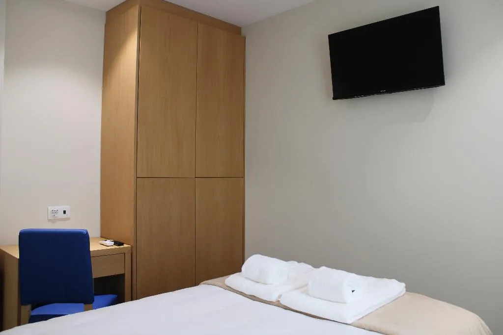 SINGLE STANDARD Room, Oporto Station Hostel & Rooms, Porto