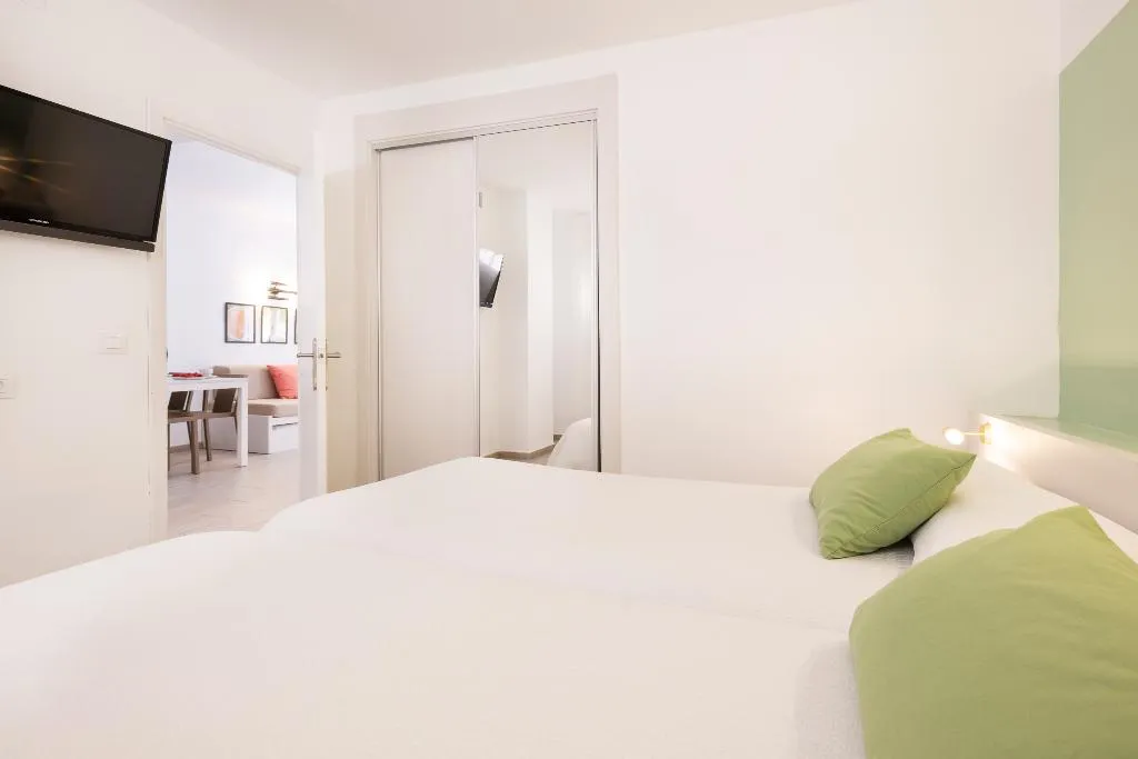 APARTMENT WITH BALCONY Room, FLOR Los Almendros Apartamentos, Majorca
