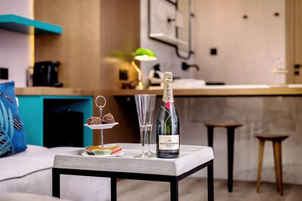 Room, Dyo Suites, Crete