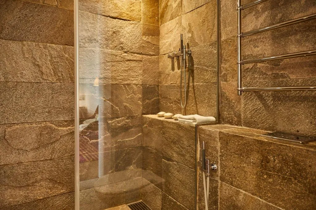 Room, Neri, Barcelona