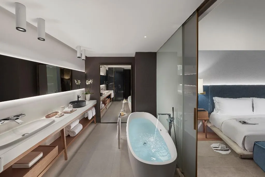 JUNIOR SUITE STANDARD Room, Mandarin Oriental, Barcelona, Barcelona