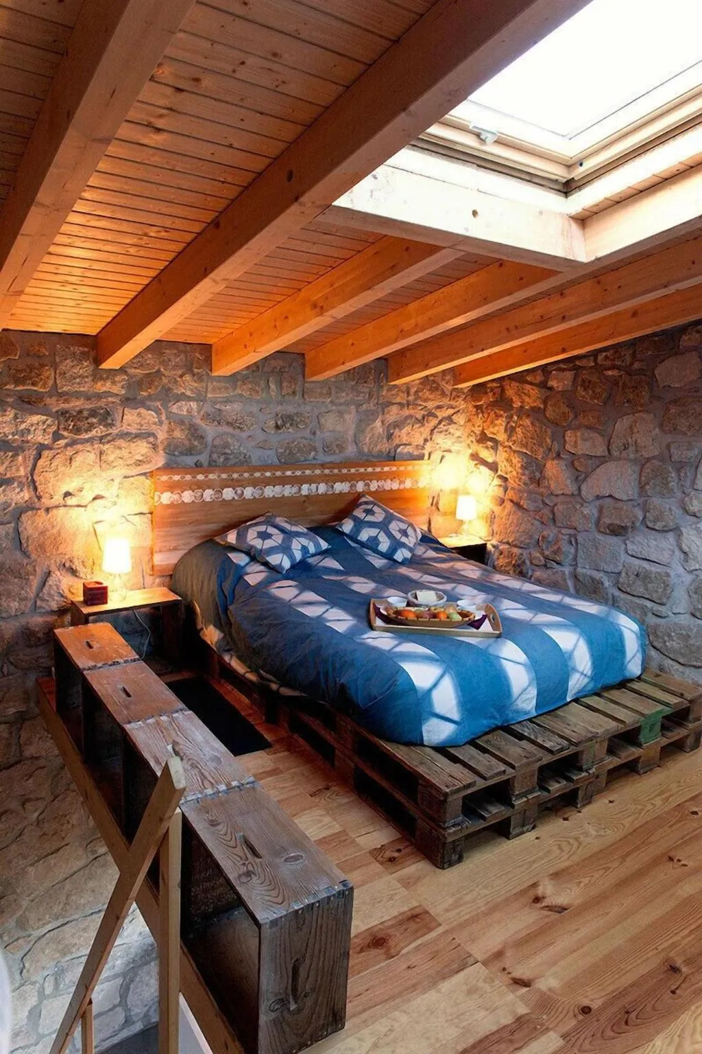 Room, Huerto San Antonio, Madrid