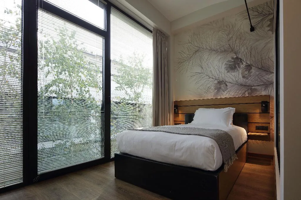 SINGLE BASIC Room, Versoverde Alzaia Naviglio Grande, Milan