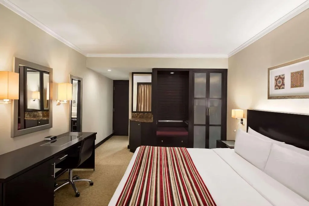 Room, Ramada Plaza by Wyndham Dubai Deira, Dubai
