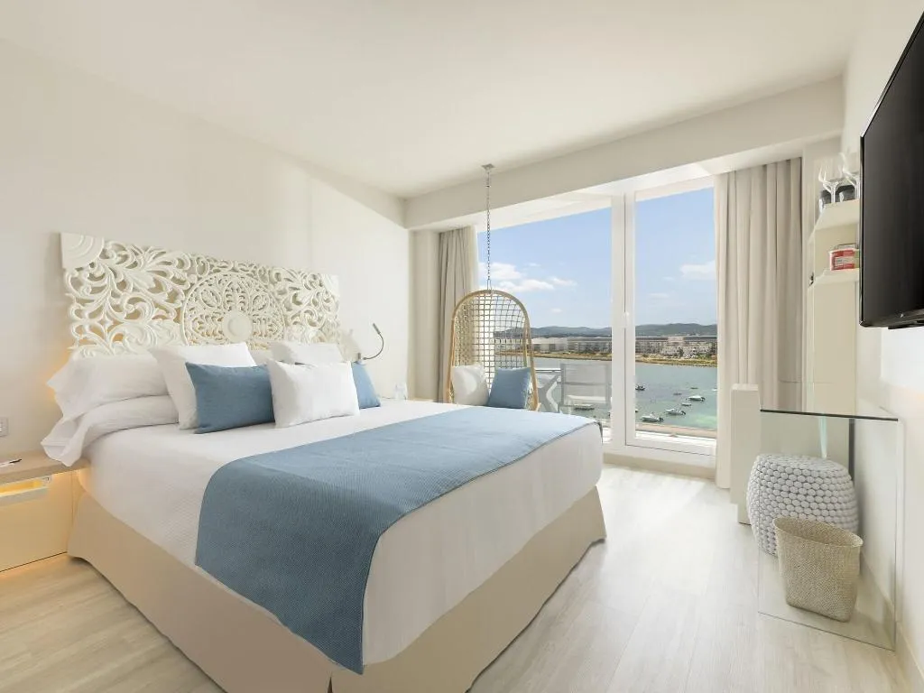DOUBLE DELUXE SEA VIEW Room, Amare Beach Hotel Ibiza, Ibiza