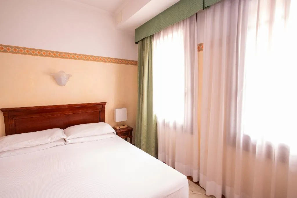 DOUBLE ECONOMY Room, Russo Palace, Venice