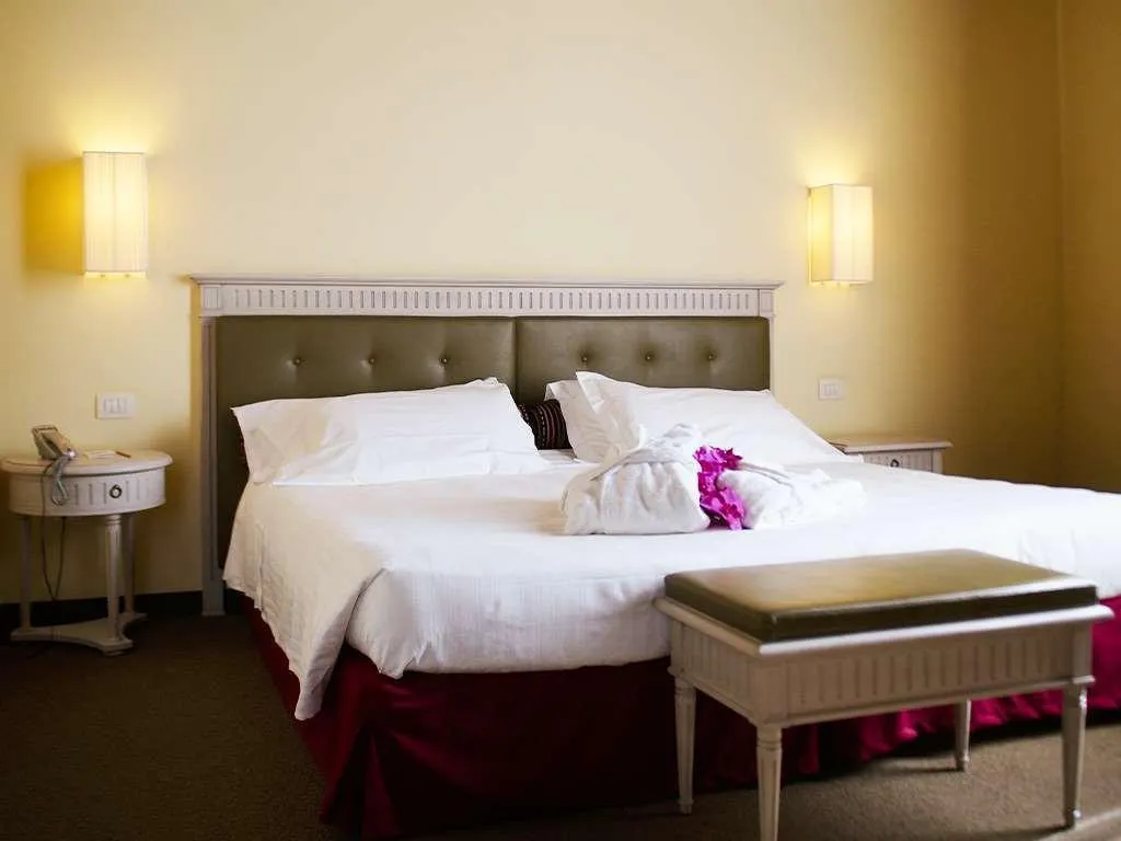 Room, LHP Certaldo Resort, Florence