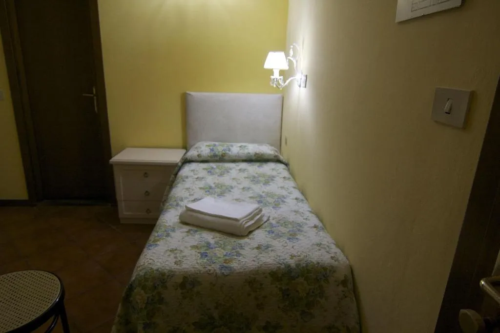 Room, Affittacamere Mannolini, Florence