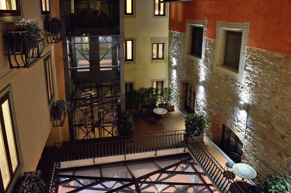 General view, Alba Palace, Florence