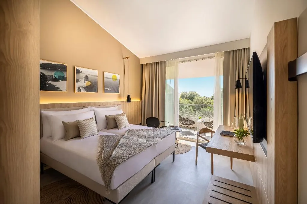 FAMILY ROOM STANDARD Room, Valamar Tirena Hotel, Dubrovnik