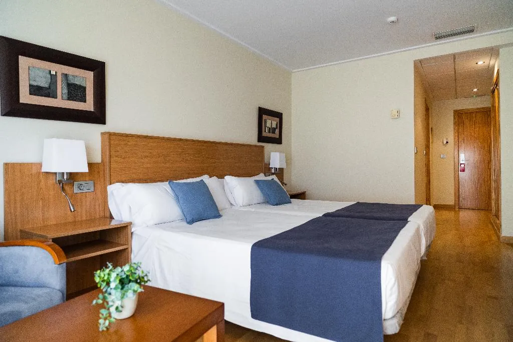 Double or Twin CAPACITY 3 Room, Villa San Juan, Costa Blanca