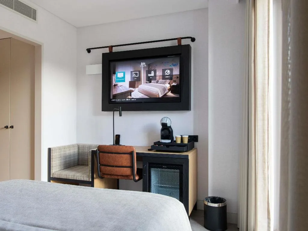 DOUBLE PREMIUM Room, Ibis Styles Lisboa Aeroporto, Lisbon