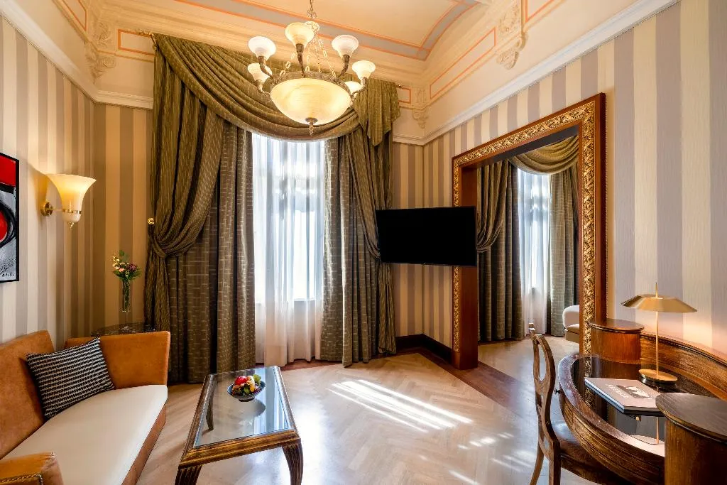 SUITE STANDARD Room, NH Collection Prague Carlo IV, Prague