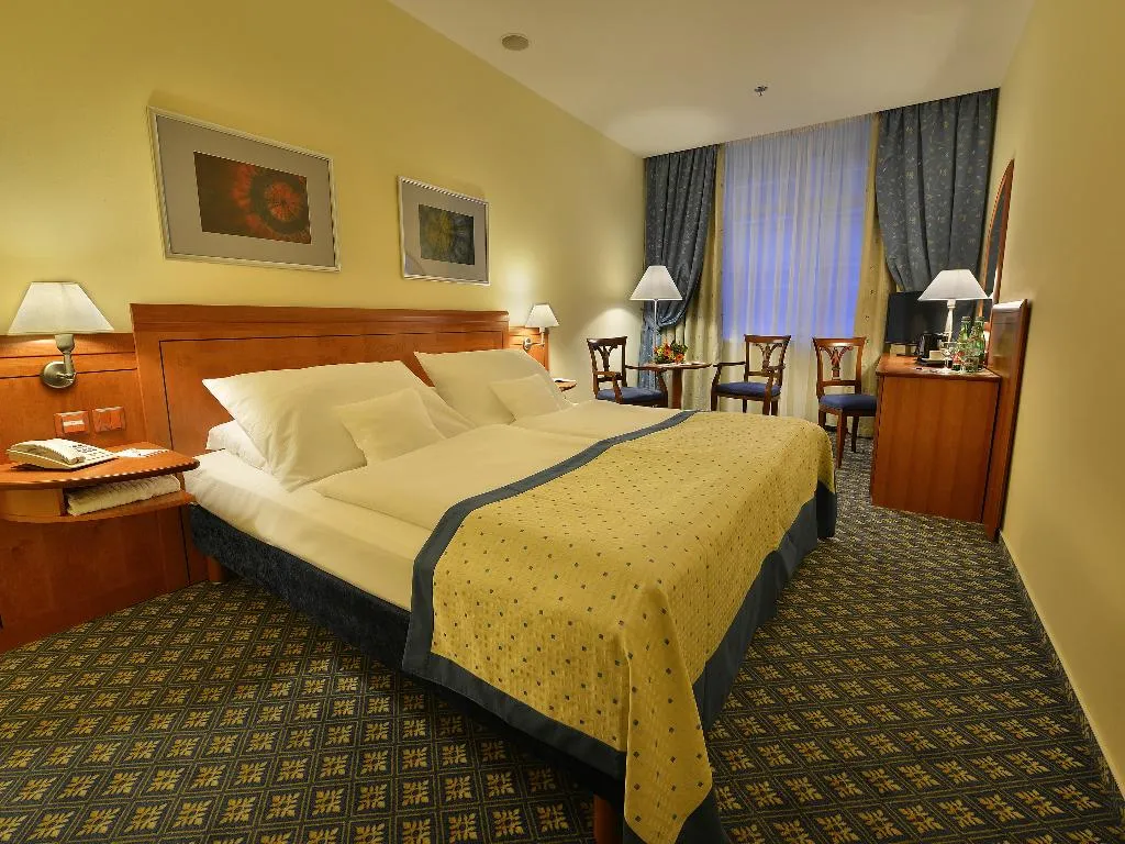 Double or Twin STANDARD Room, Ramada Prague City Centre, Prague