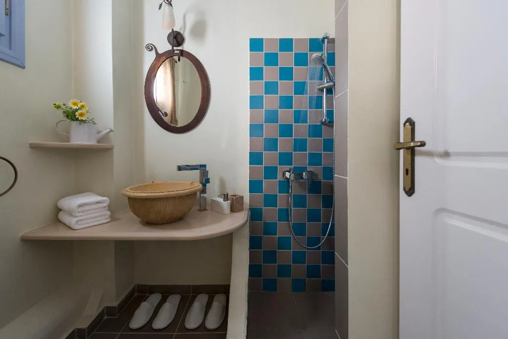 JUNIOR SUITE STANDARD Room, Earino Suites and Villas, Santorini