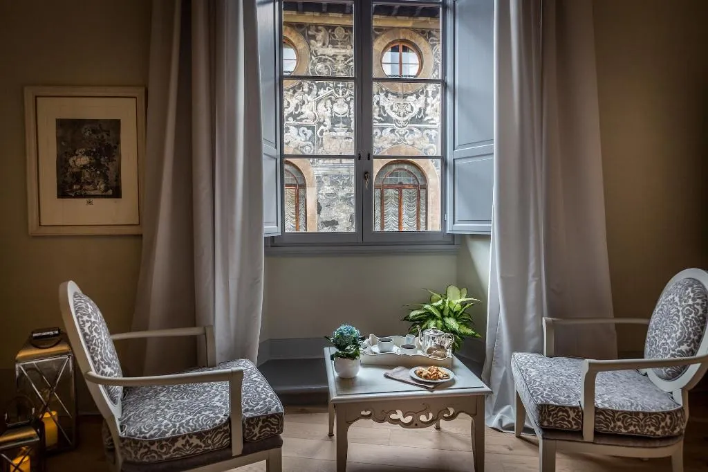 Room, Palazzo Ridolfi, Florence
