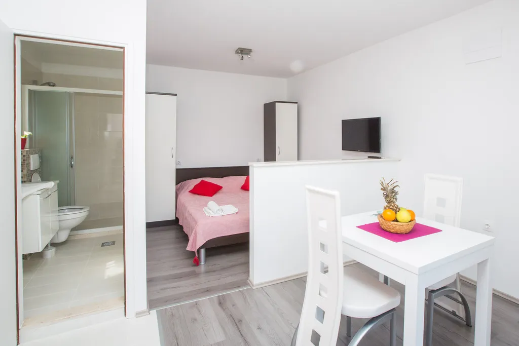 STUDIO WITH BALCONY Room, Apartments Villa Roza, Dubrovnik