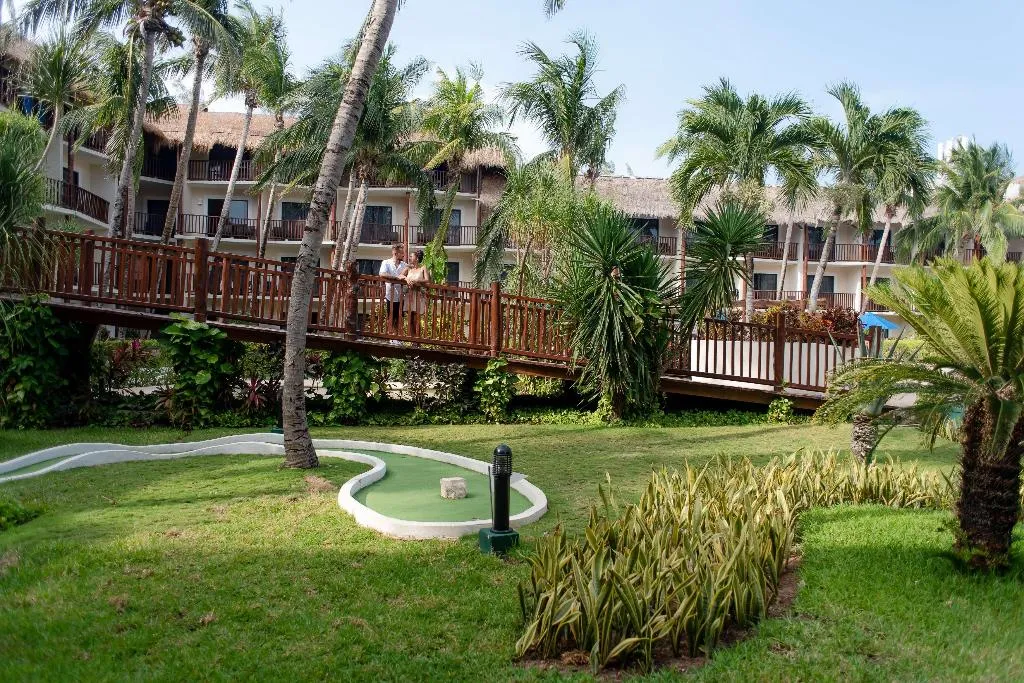 Sports and Entertainment, The Reef CocoBeach, Playa Del Carmen