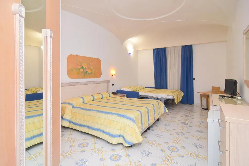 QUADRUPLE STANDARD Room, Hotel Oriente - Beach & Spa, Naples