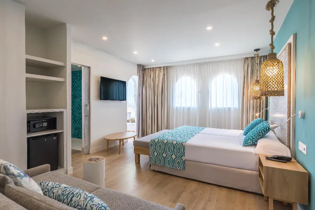 FAMILY ROOM DELUXE Room, Occidental Torremolinos Playa, Costa Del Sol