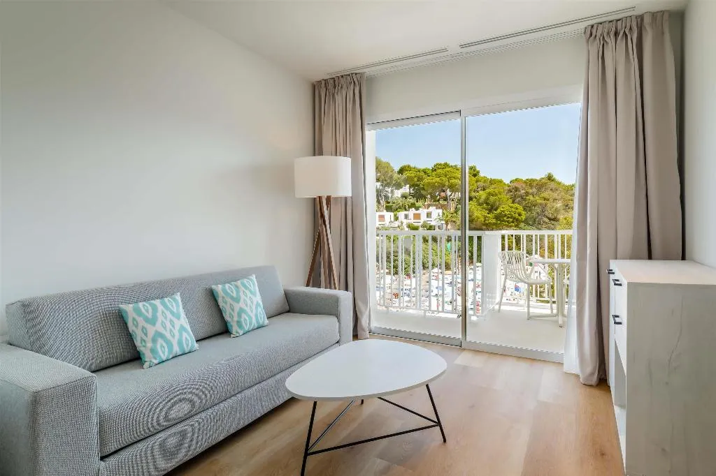 FAMILY ROOM SEA VIEW Room, Barcelo Ponent Beach, Majorca