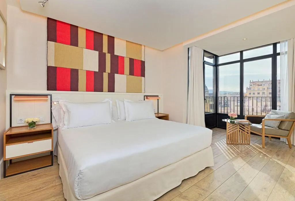 SUITE KING SIZE BED Room, H10 Cubik, Barcelona