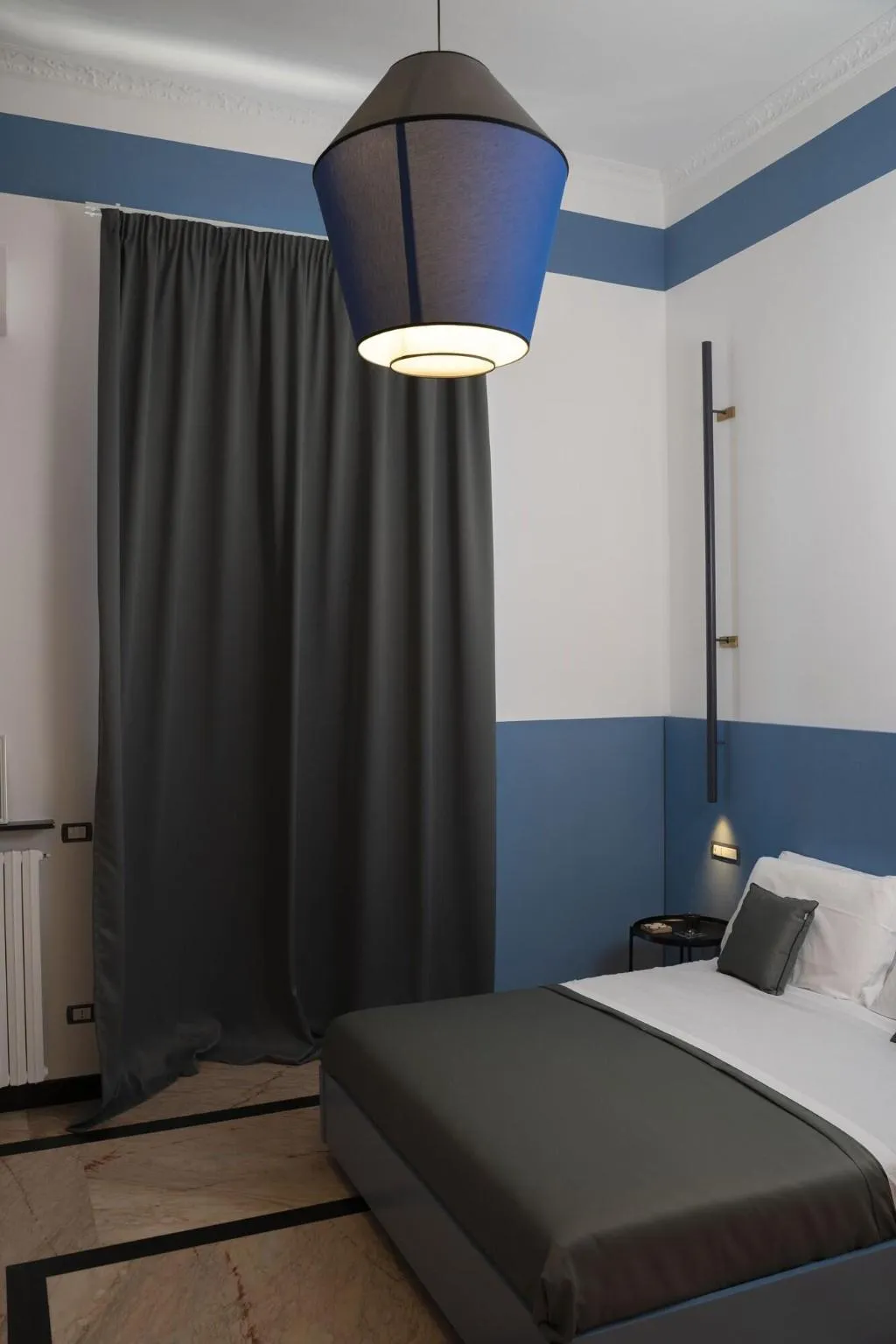 Room, Rettifilo 311, Naples