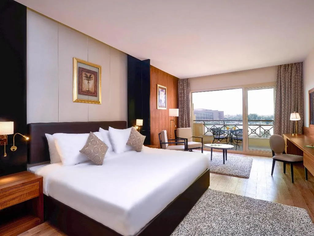 SUITE EXECUTIVE Room, Movenpick Cairo Media City, Cairo