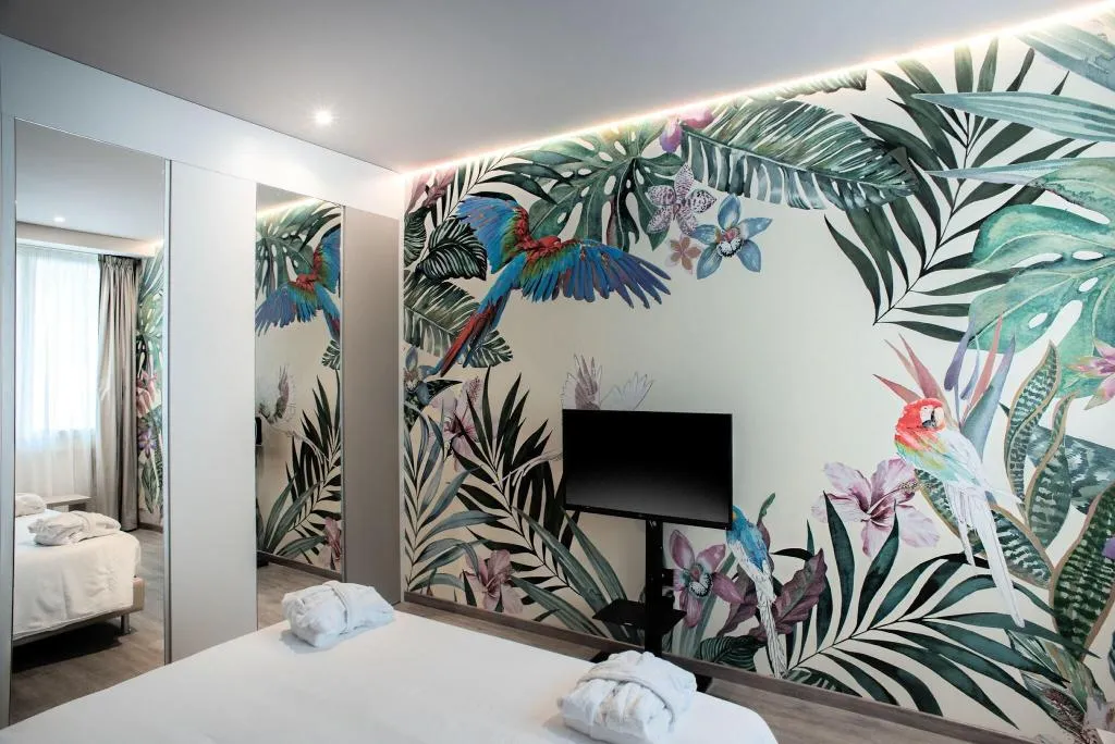 QUADRUPLE QUEEN SIZE BED Room, Hotel San Giovanni Roma, Naples