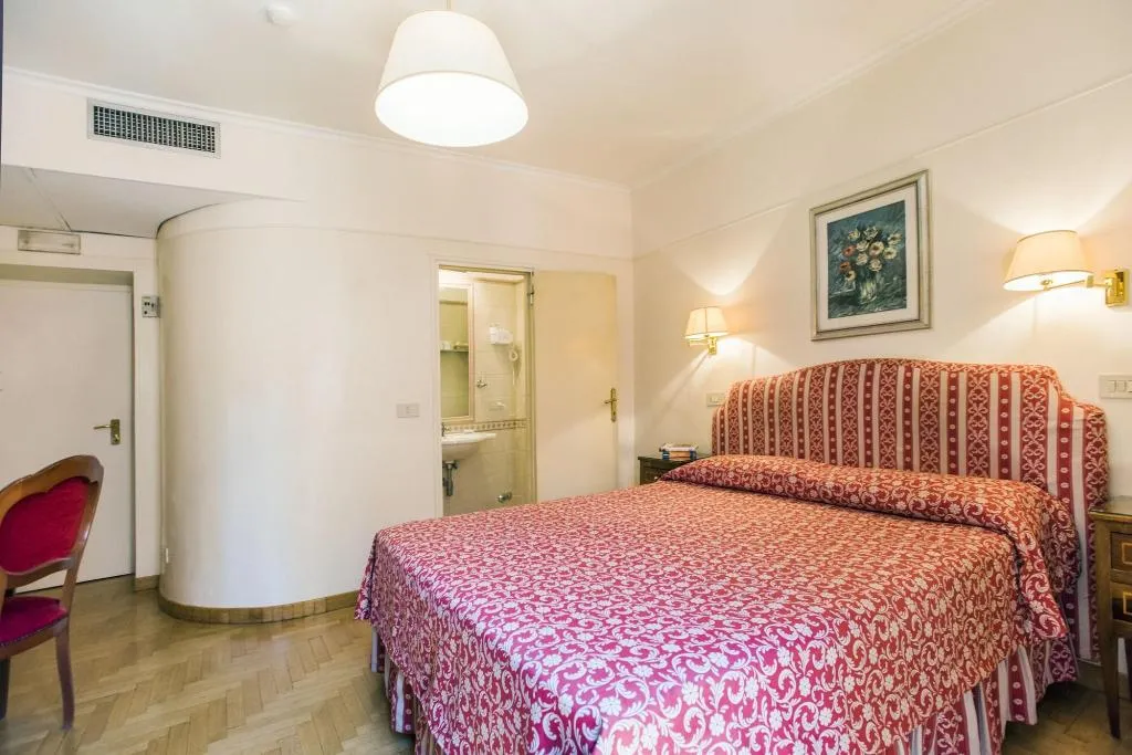 Room, Hotel Due Torri, Rome