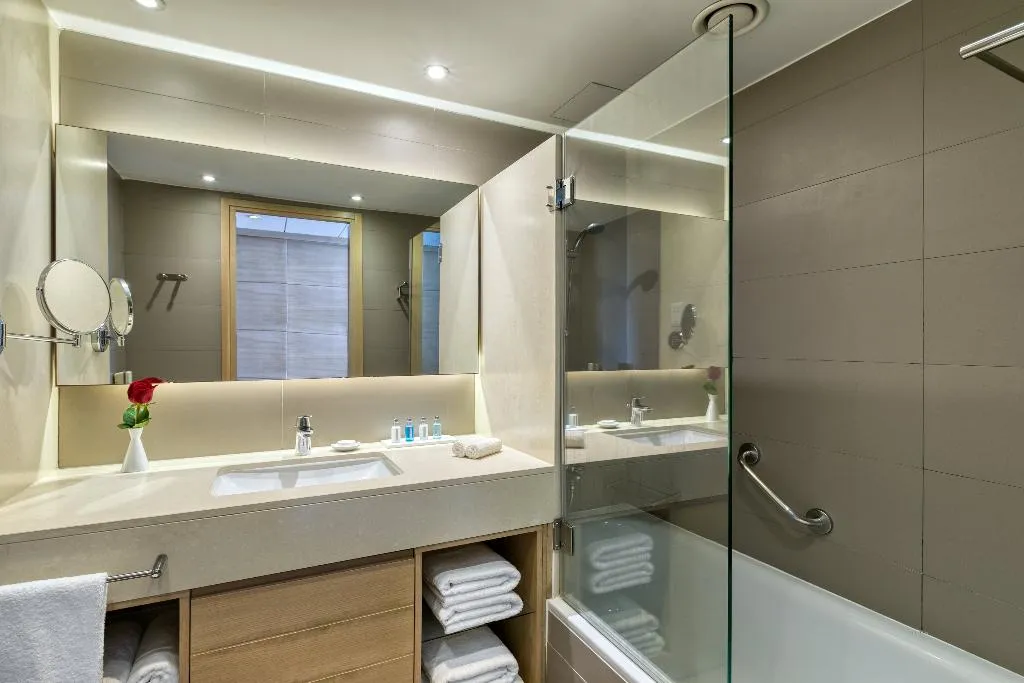 Double or Twin CAPACITY 4 Room, Royal Apollonia, Cyprus