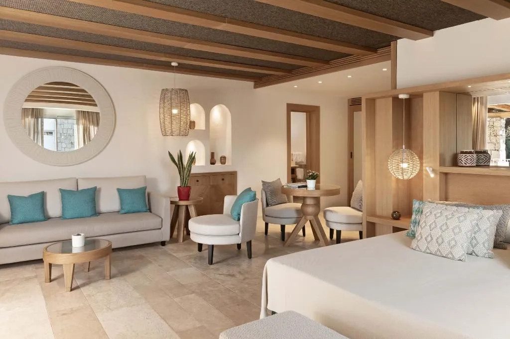 SUITE POOL VIEW Room, Grand Relais dei Nuraghi, Olbia