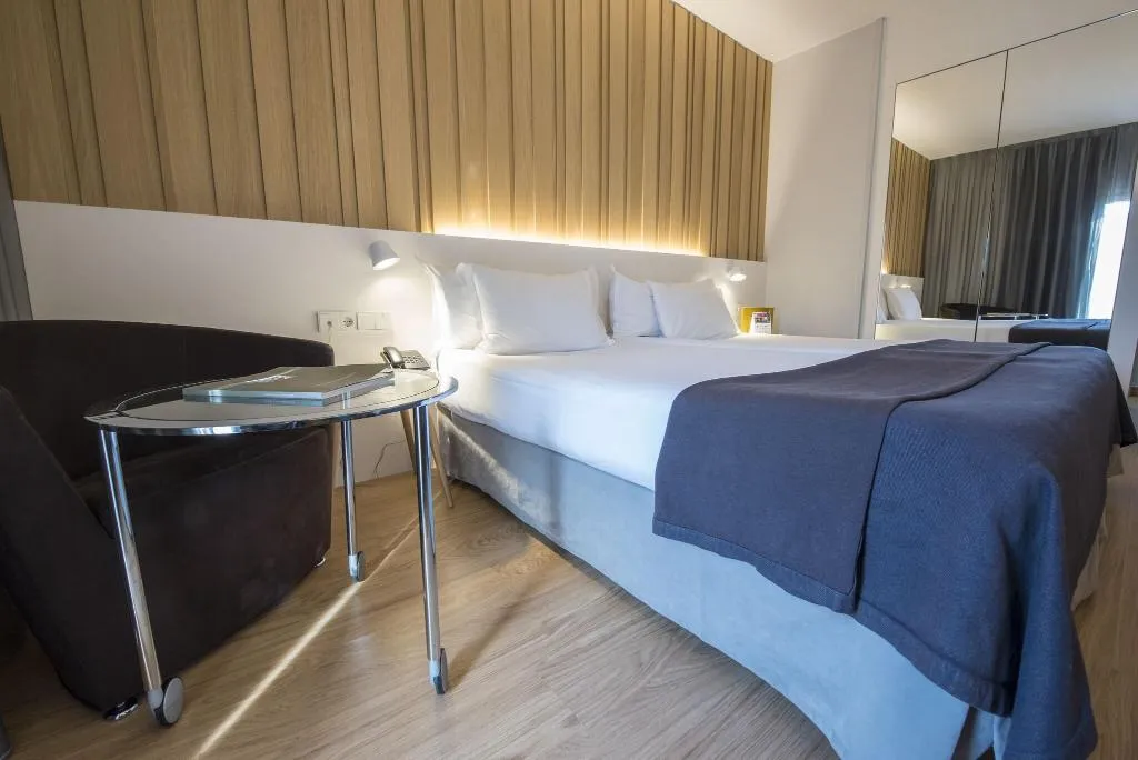 JUNIOR SUITE KING SIZE BED Room, Silken Ramblas, Barcelona