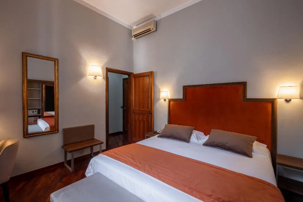 TWIN SUPERIOR Room, Hotel Bosone Palace, Umbria