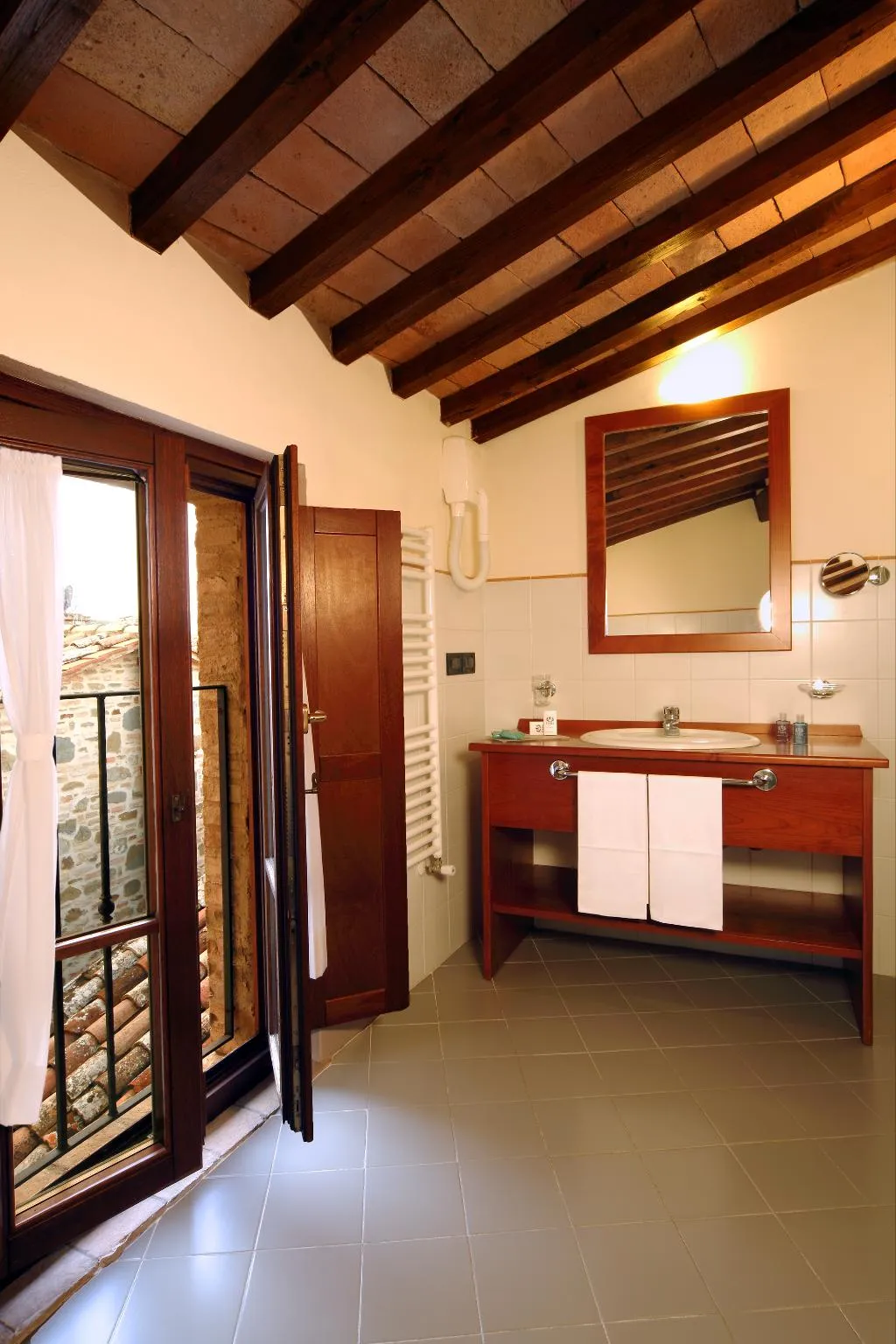 JUNIOR SUITE STANDARD Room, Relais & Spa La Corte Di Bettona, Perugia