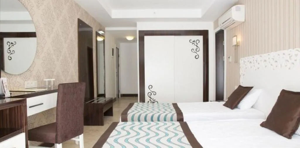 FAMILY ROOM GARDEN VIEW Room, Horus Paradise Luxury Resort, Antalya