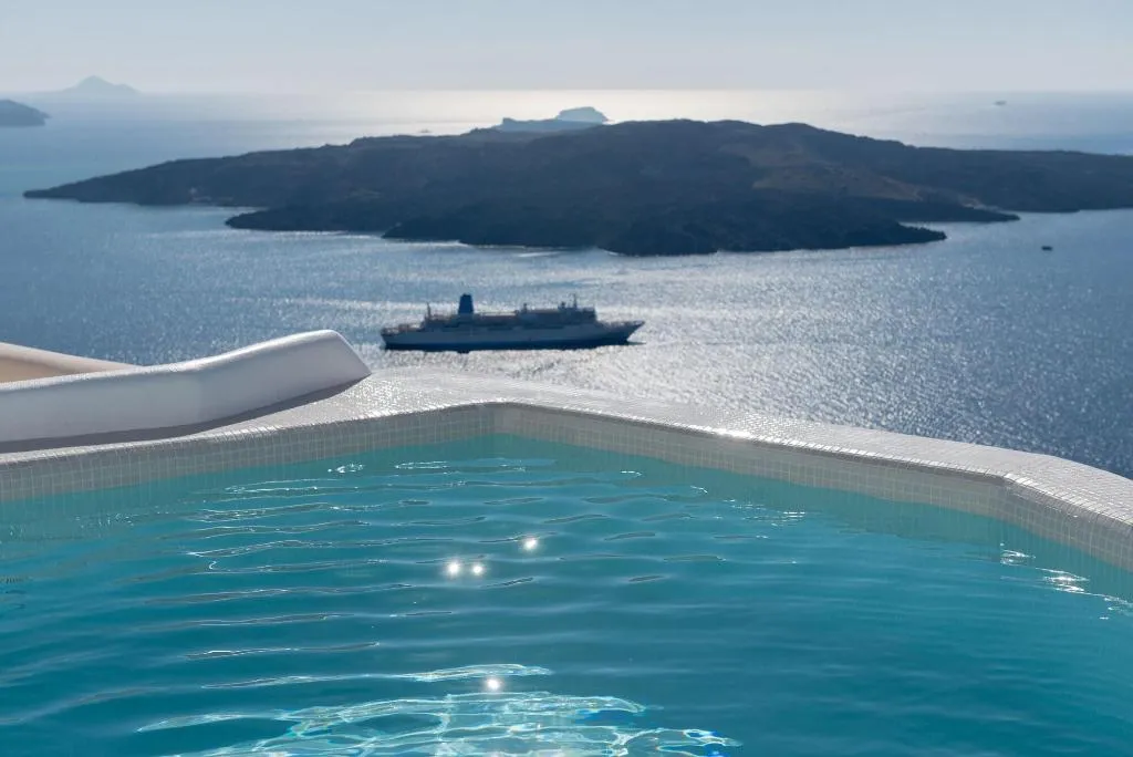 Sports and Entertainment, Villa Renos, Santorini