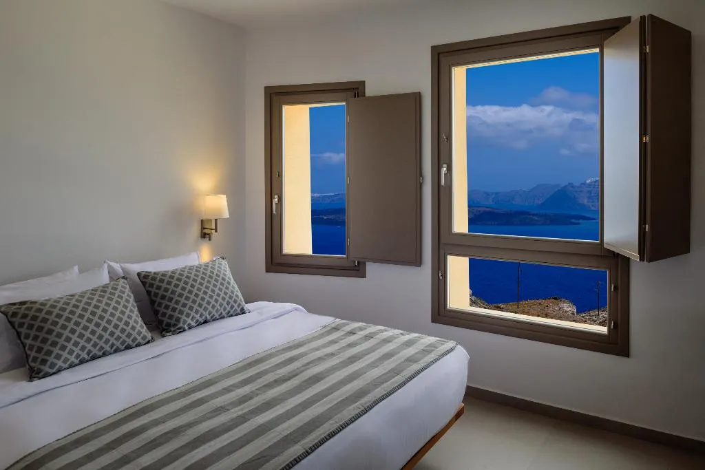 SUITE WITH JACUZZI Room, Kalestesia Suites, Santorini