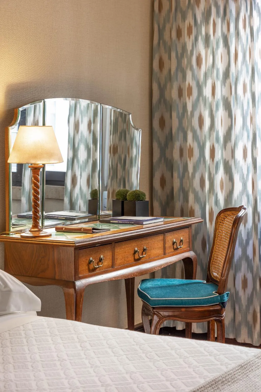 Double or Twin RUN OF HOUSE Room, Lisboa Plaza, Lisbon