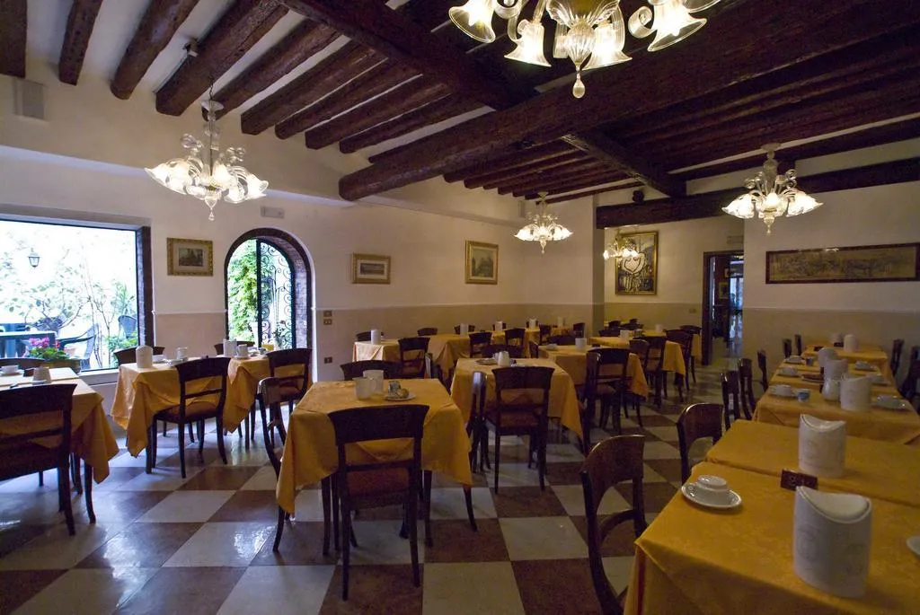 Restaurant, Tivoli, Venice
