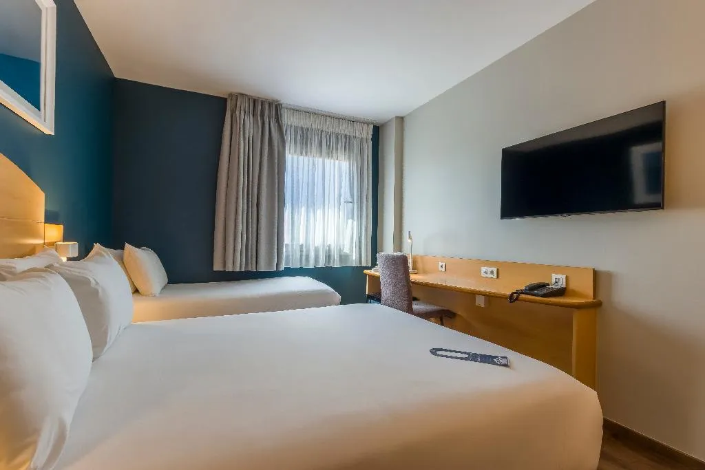 FAMILY ROOM CAPACITY 2 Room, Travelodge Madrid Alcala de Henares, Madrid