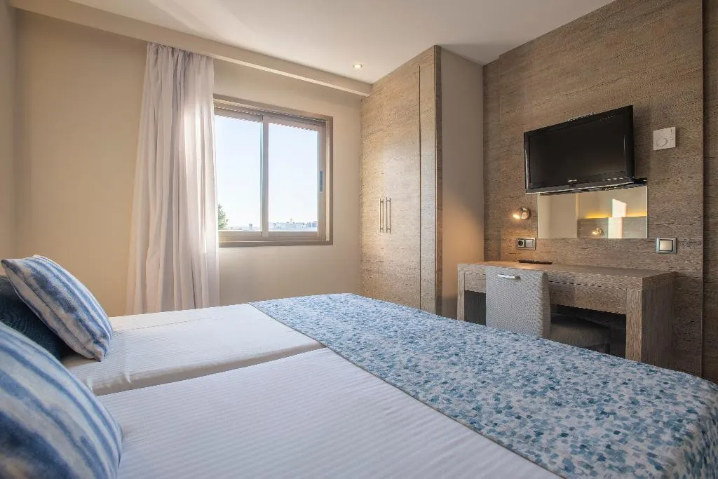 APARTMENT CAPACITY 5 Room, Leonardo Royal Htl Mallorca Palmanova Bay, Majorca